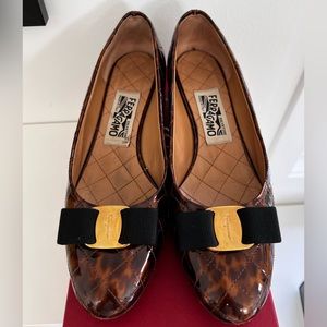 Ferragamo Quilted Patent Leather Tortoise Shell Vara Pumps | size 8.5B